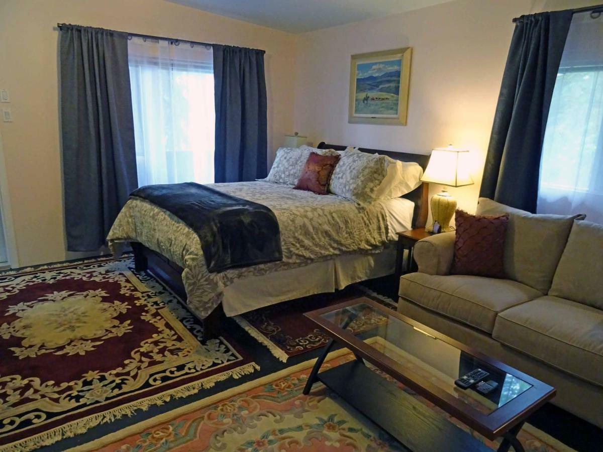 Eagle'S Nest Resort Anahim Lake 외부 사진